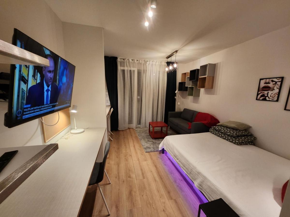 Apartman 18 Aparthotel Debrecen Buitenkant foto