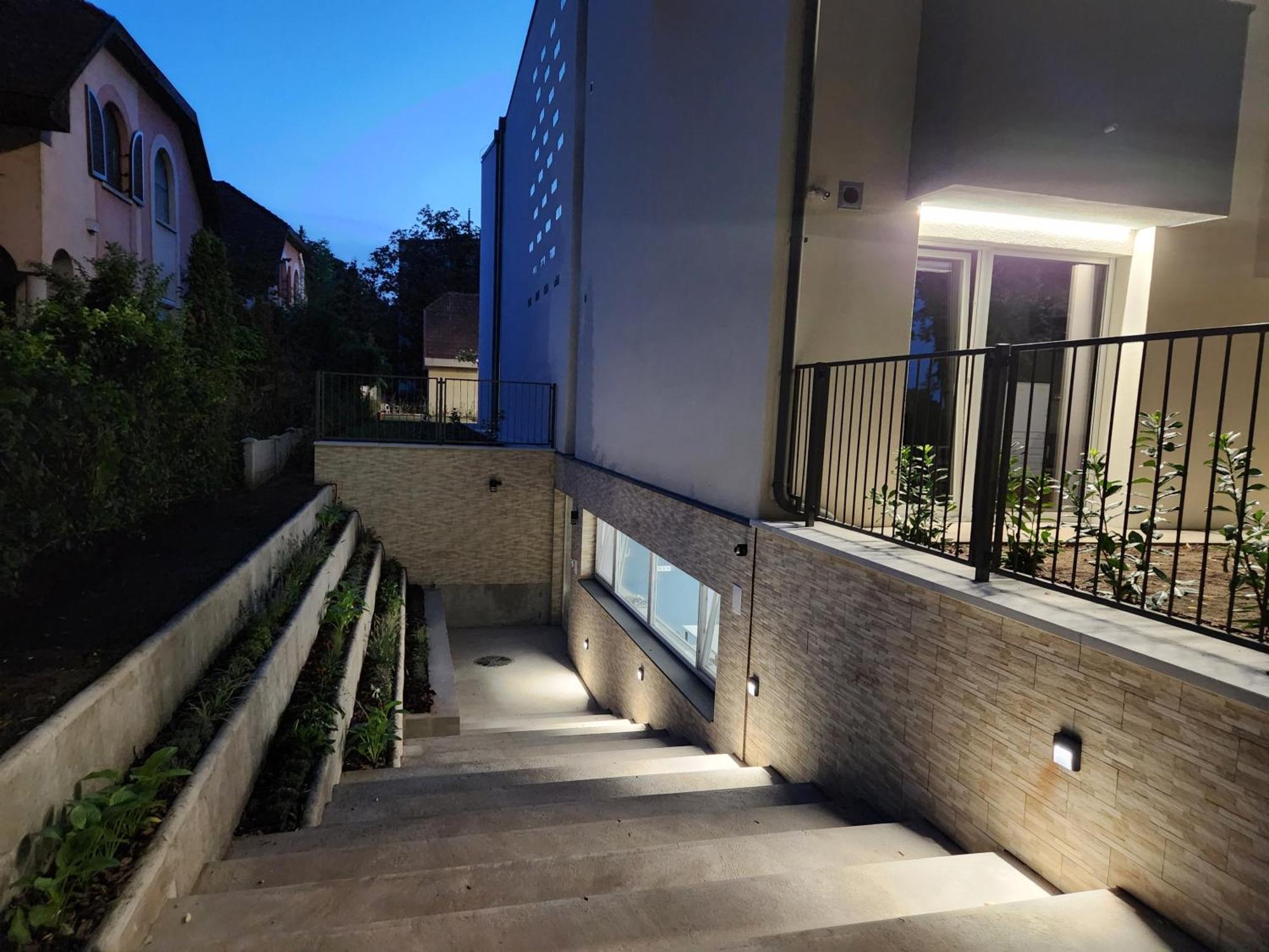 Apartman 18 Aparthotel Debrecen Buitenkant foto